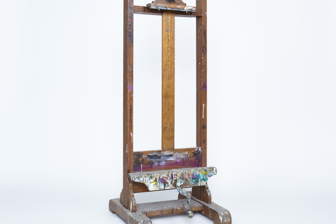 De bevlekte ezel doet me denken aan het schort van een moeder